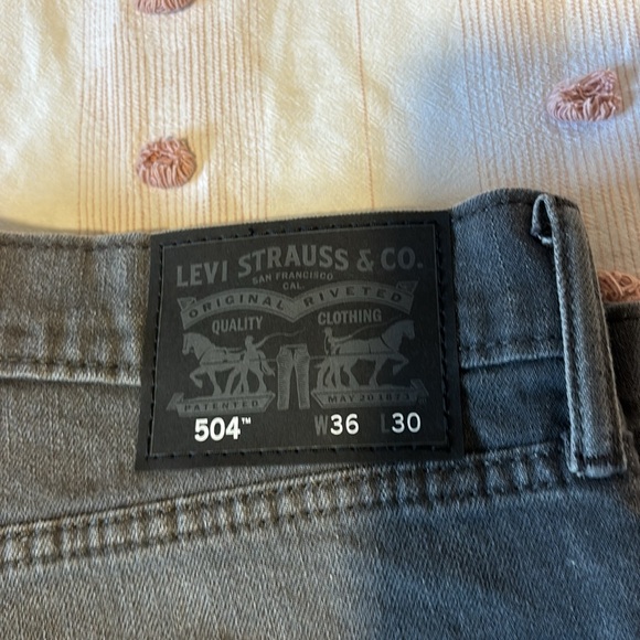 504 Levi jeans - Picture 3 of 3